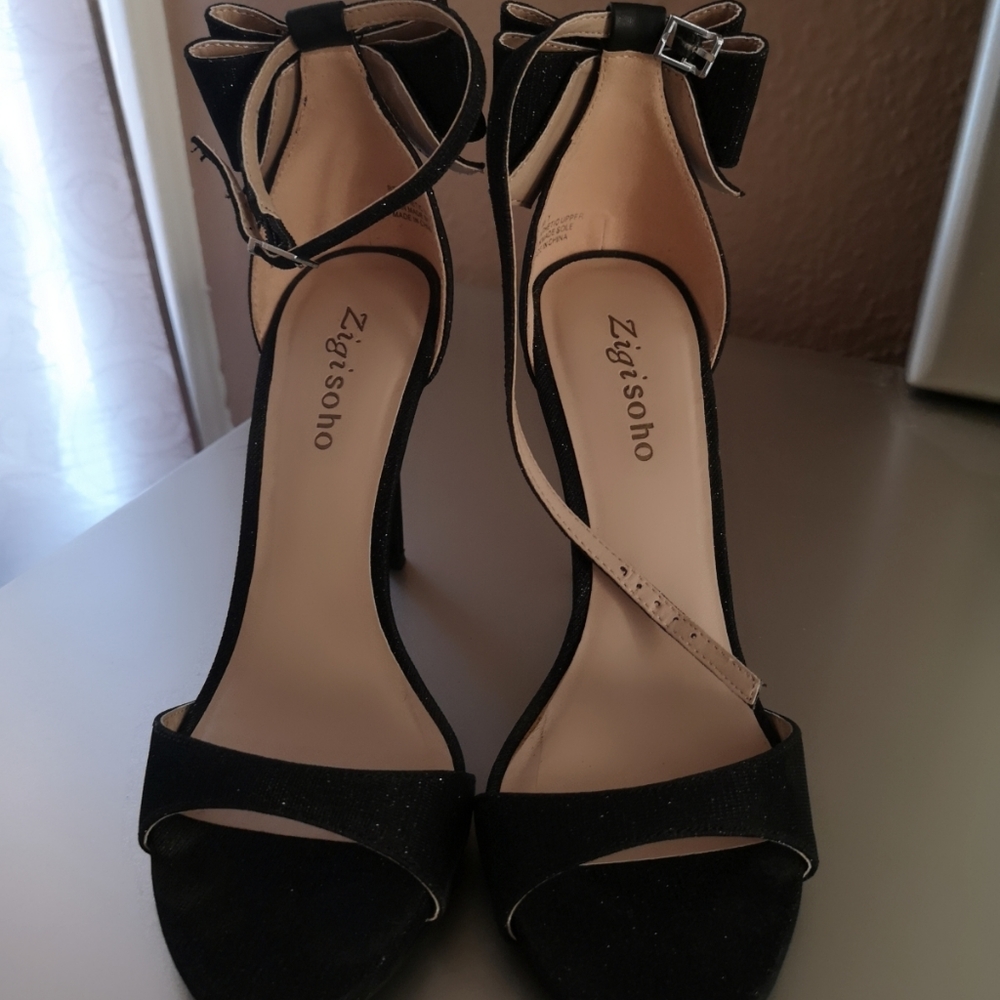 Black sandals